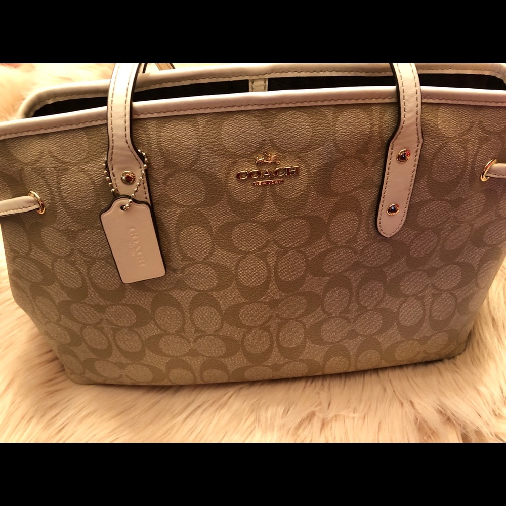 Coach Carryall Drawstring Tote, Light Khaki/Chalk